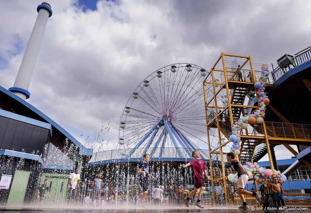 Speelpark Rotterdam trekt maximaal aantal bezoekers op eerste dag