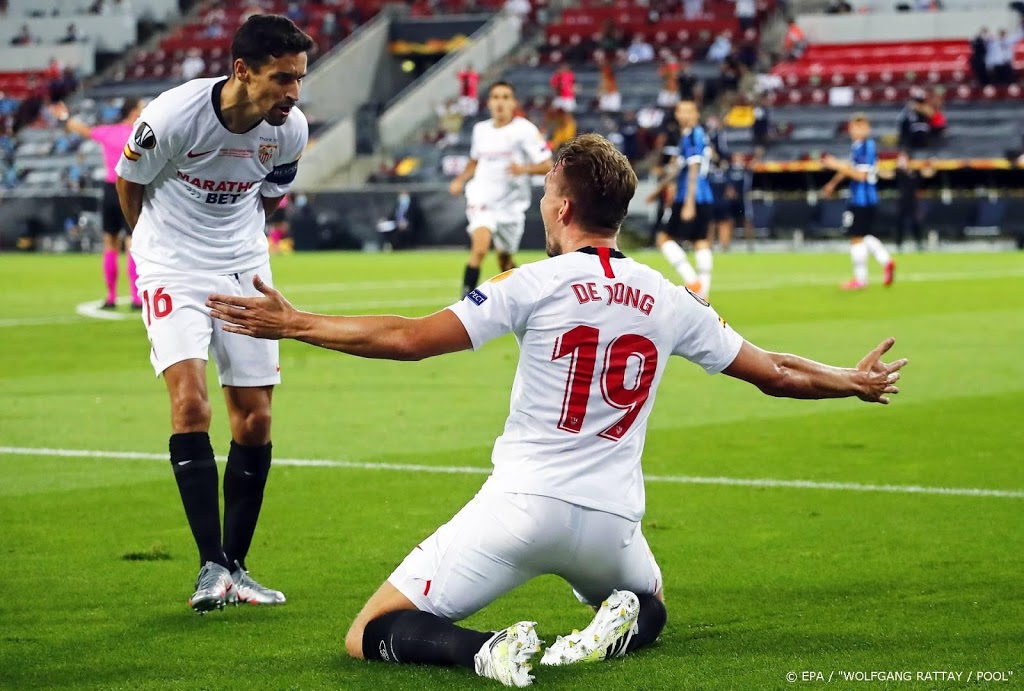 Sevilla wint Europa League mede dankzij 2 treffers Luuk de Jong
