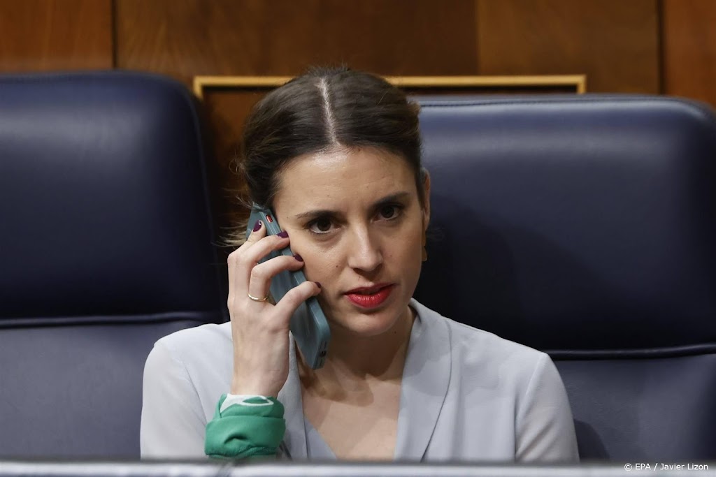 Spaanse minister noemt kus van voorzitter op WK 'seksueel geweld'