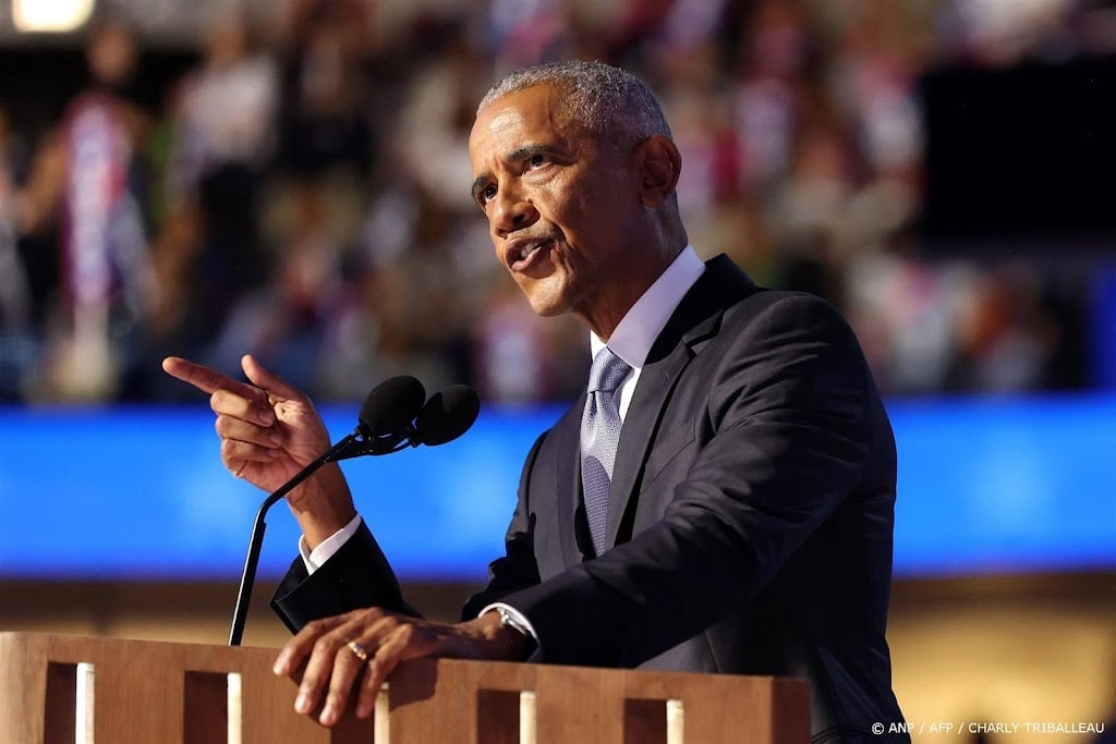 Obama waarschuwt voor 'gevaarlijke' Trump en looft Harris