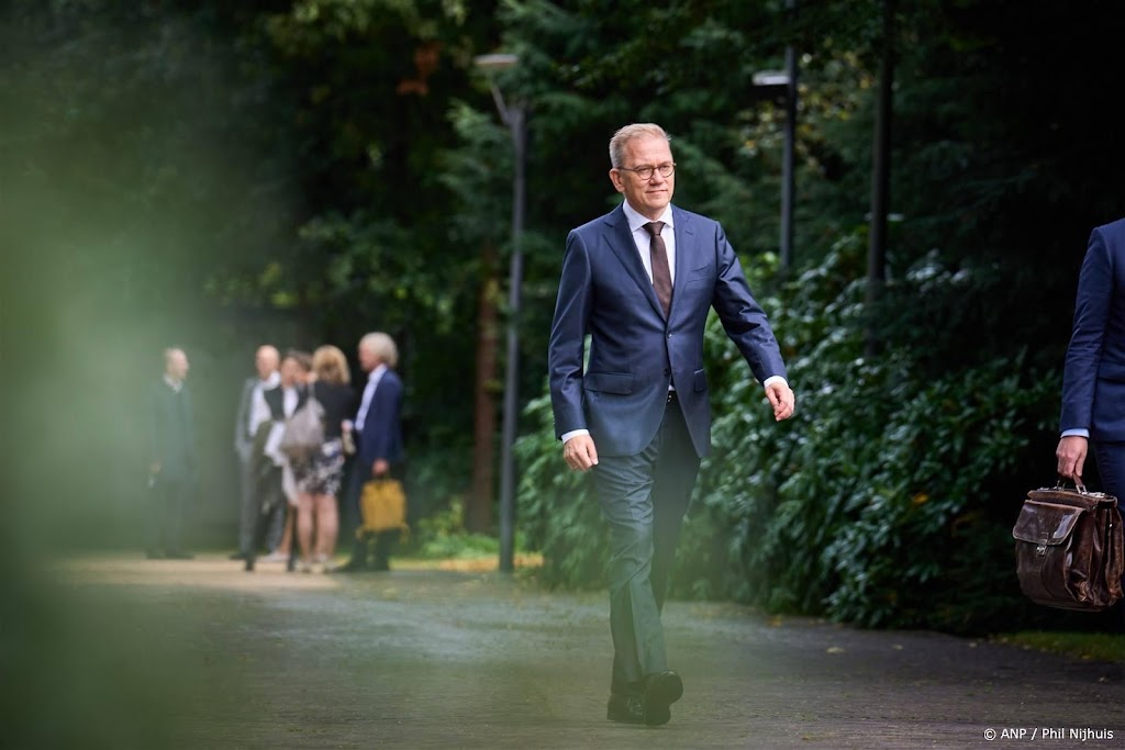 Bruins: kijken hoe 'best pijnlijke' bezuinigingen uitwerken