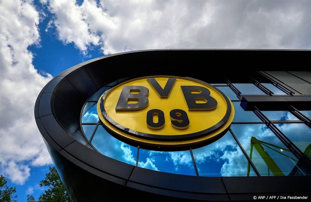 Dortmund-fans protesteren tegen sponsordeal met wapenfabrikant