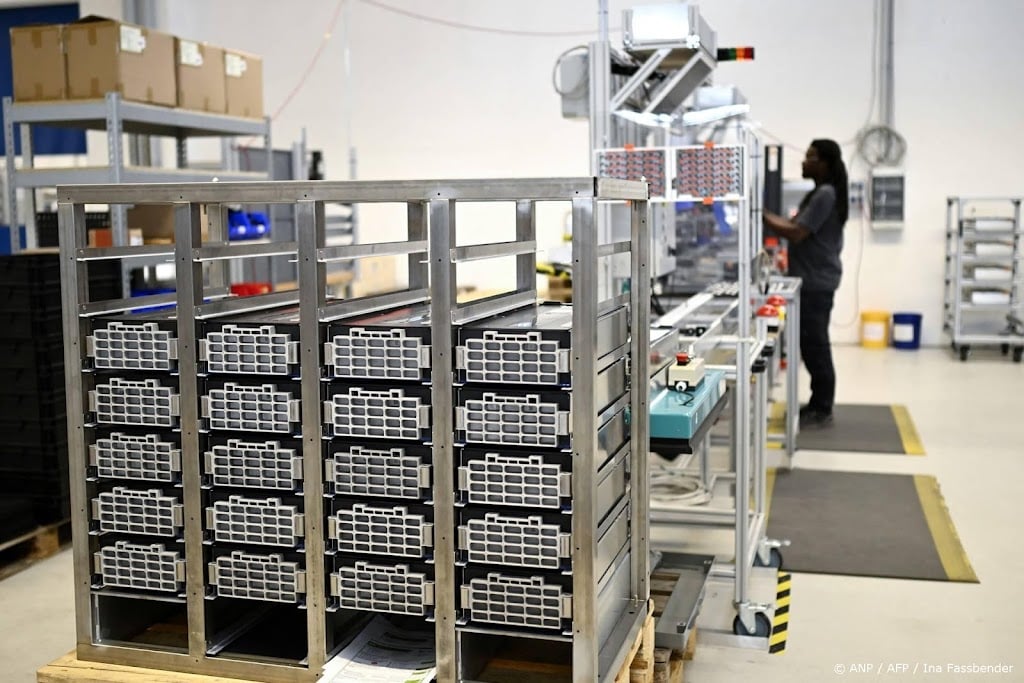Duits bedrijf geeft oude autobatterijen nieuw leven als opslag