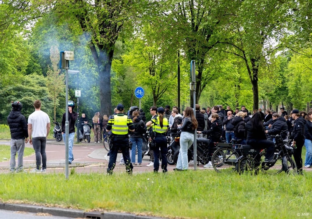 Meer arrestaties om bedreigen politie rond asielprotest Apeldoorn