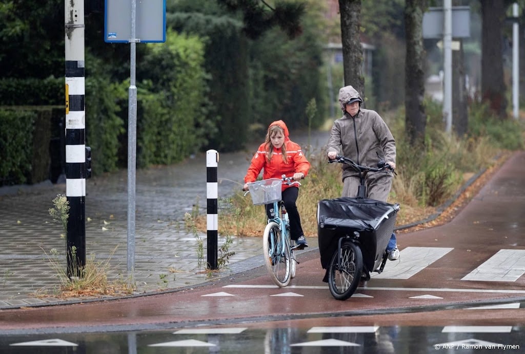 Code geel in vijf provincies vanwege felle buien met veel regen