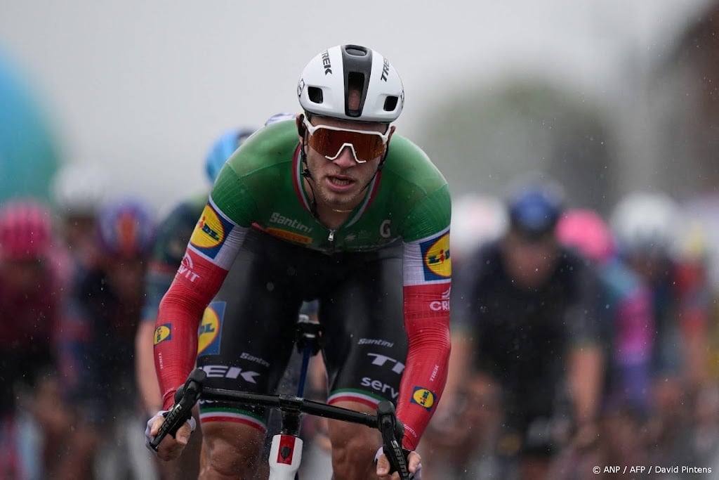 Wielrenner Milan stapt af tijdens derde etappe Renewi Tour 