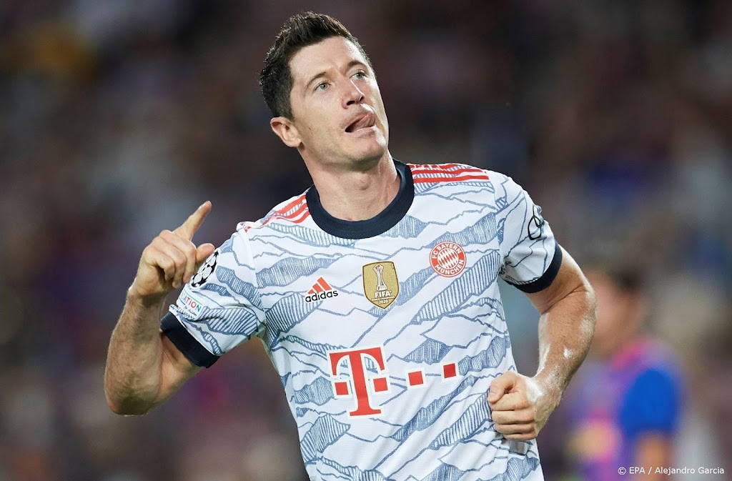 Lewandowski ontvangt Gouden Schoen als topscorer van Europa