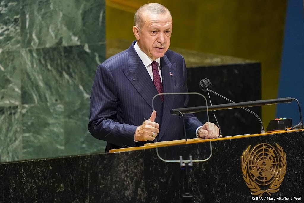 Erdogan legt klimaatakkoord Parijs aan parlement voor