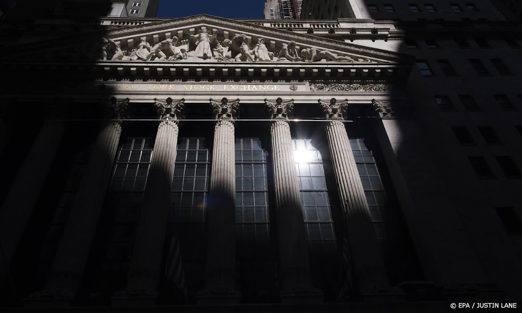Wall Street houdt forse winsten niet vast en sluit verdeeld