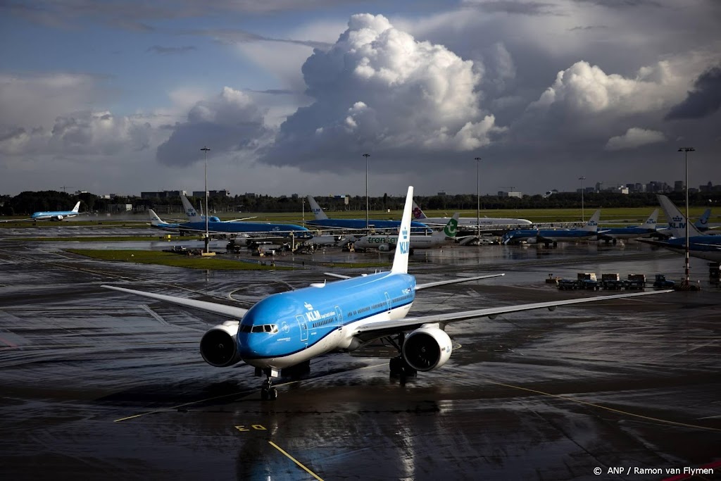 KLM annuleert deze week nog tientallen vluchten op Schiphol