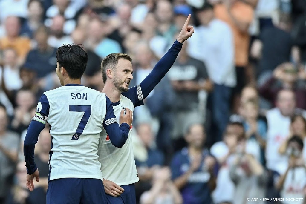 Verdediger Van de Ven wint met Tottenham Hotspur van Brentford