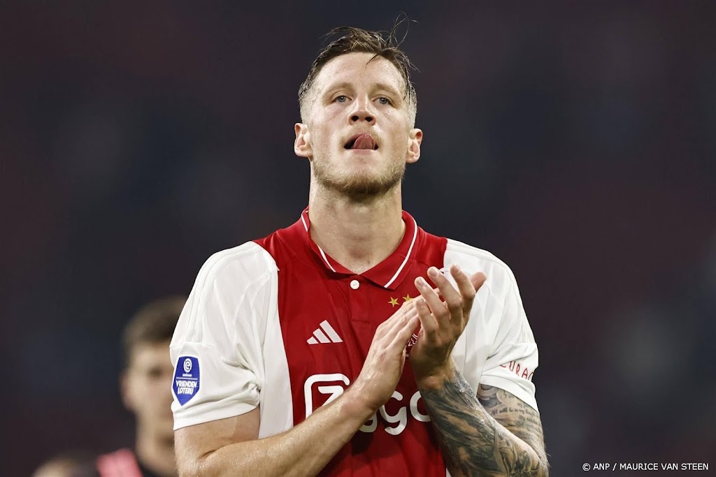 Eerste basisplaats voor Weghorst bij Ajax, Brobbey terug op bank