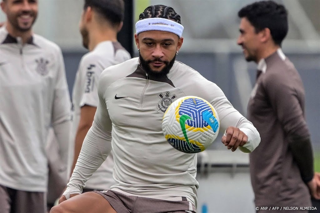 Depay debuteert als invaller voor winnend Corinthians