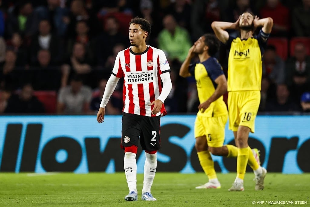 PSV begint tegen Ajax met Salah-Eddine als linksback