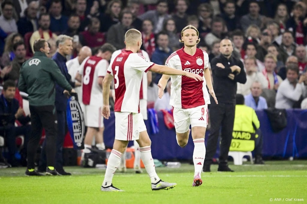 Ajax zonder Weghorst tegen PSV, Dolberg start als spits