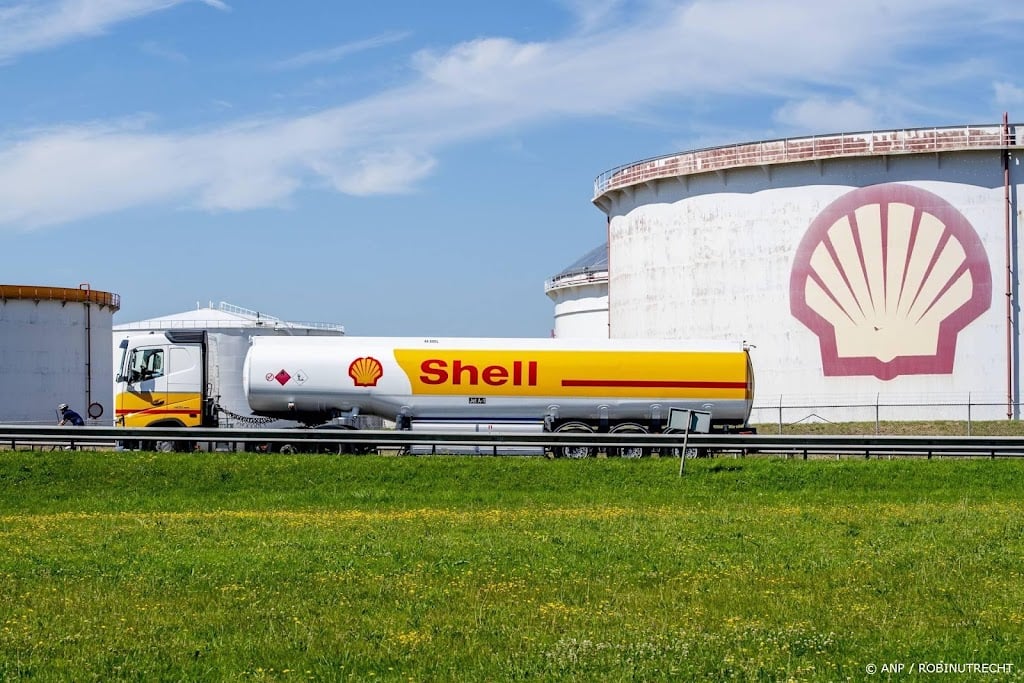 Damrak hoger door dalende olieprijs, Shell verliest
