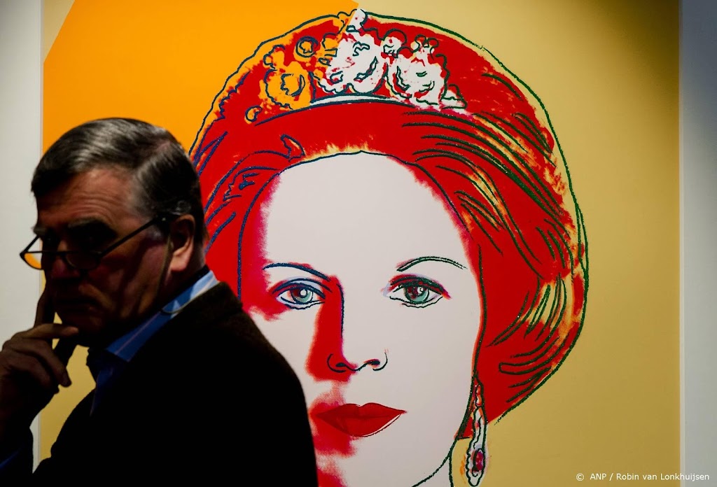 Portretten Beatrix van Andy Warhol geveild voor 217.000 euro