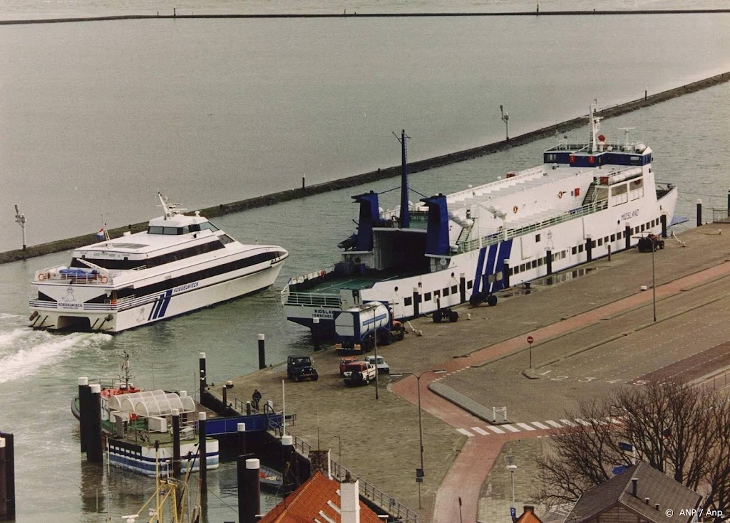 Zoektocht gaande naar vermisten na aanvaring bij Terschelling
