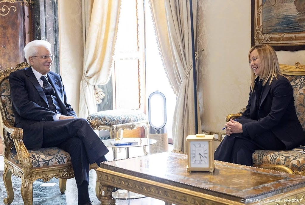 President vraagt Meloni als eerste vrouwelijke premier Italië