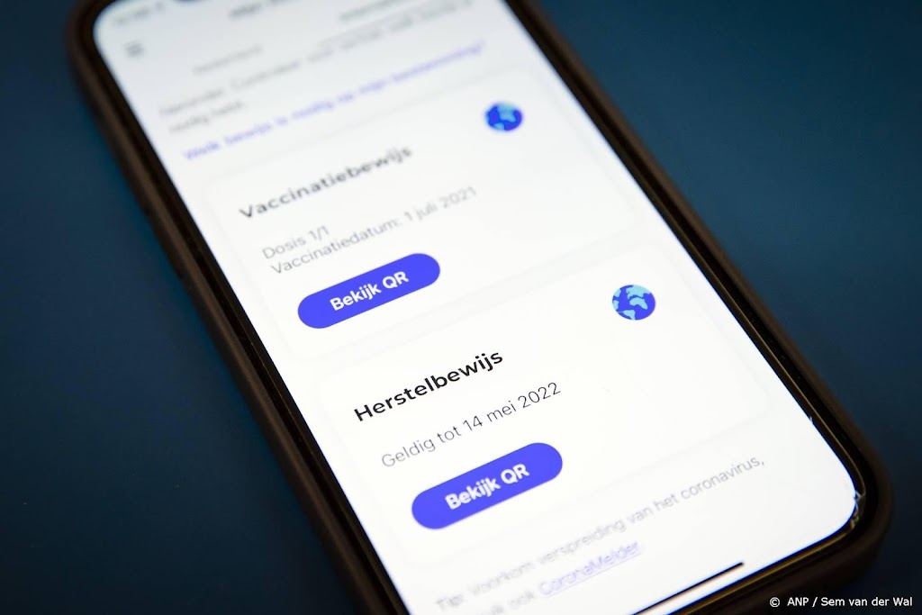 Tweetal vast om fraude met vaccinatiebewijzen corona