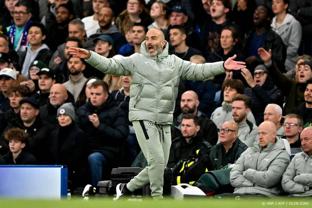 Door blessures geplaagd Chelsea hoopt op Fernández tegen Ajax