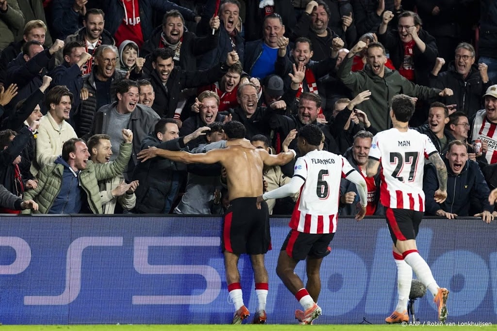 PSV boekt tegen Napoli eerste zege (6-2) in Champions League