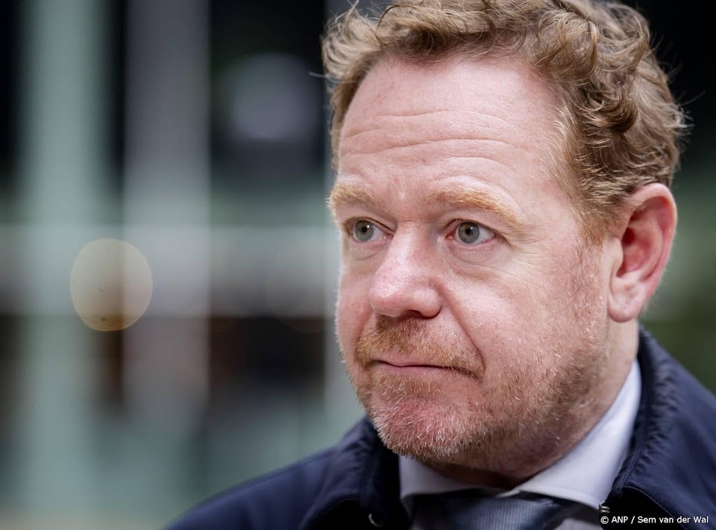 Van Weel: websites offline halen heeft impact op samenleving
