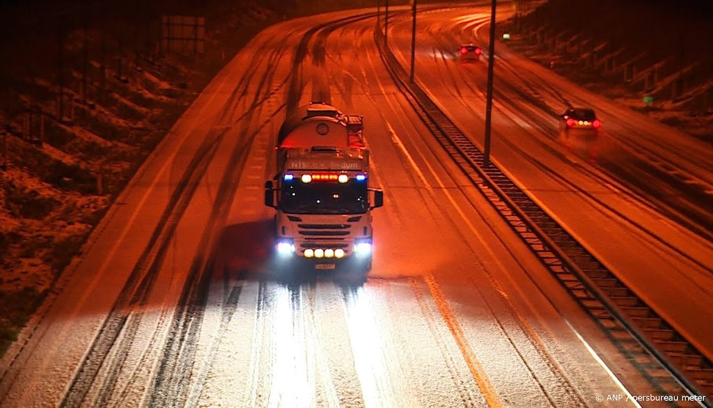 Rijkswaterstaat: kom niet via de snelweg naar Groningen