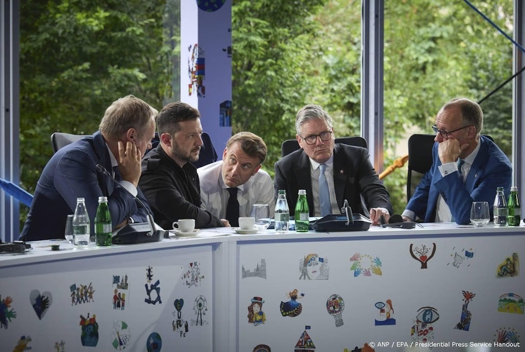 Leiders Duitsland, Frankrijk en Groot-Brittannië bellen Zelensky