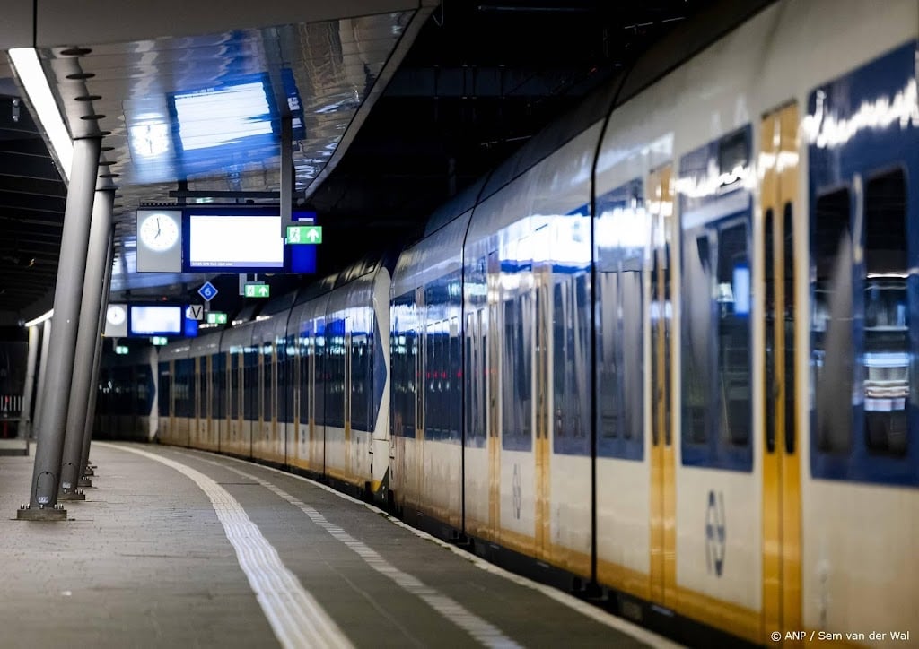 Verdachte situatie in trein bij Hilversum, treinverkeer gestremd
