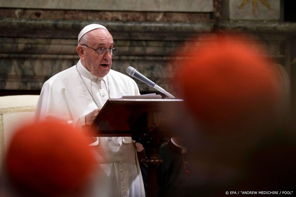 Paus: de kerk verliest aan invloed