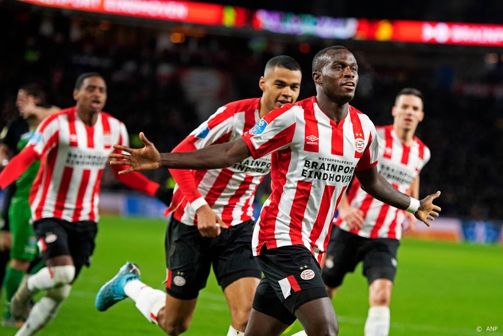 Faber wint eerste competitieduel als interim-coach van PSV