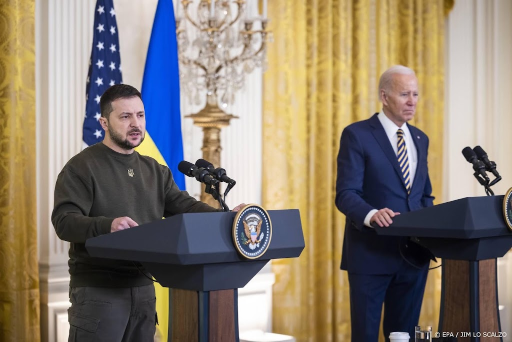 Biden belooft blijvende steun aan ‘stalen ruggengraat’ Oekraïne