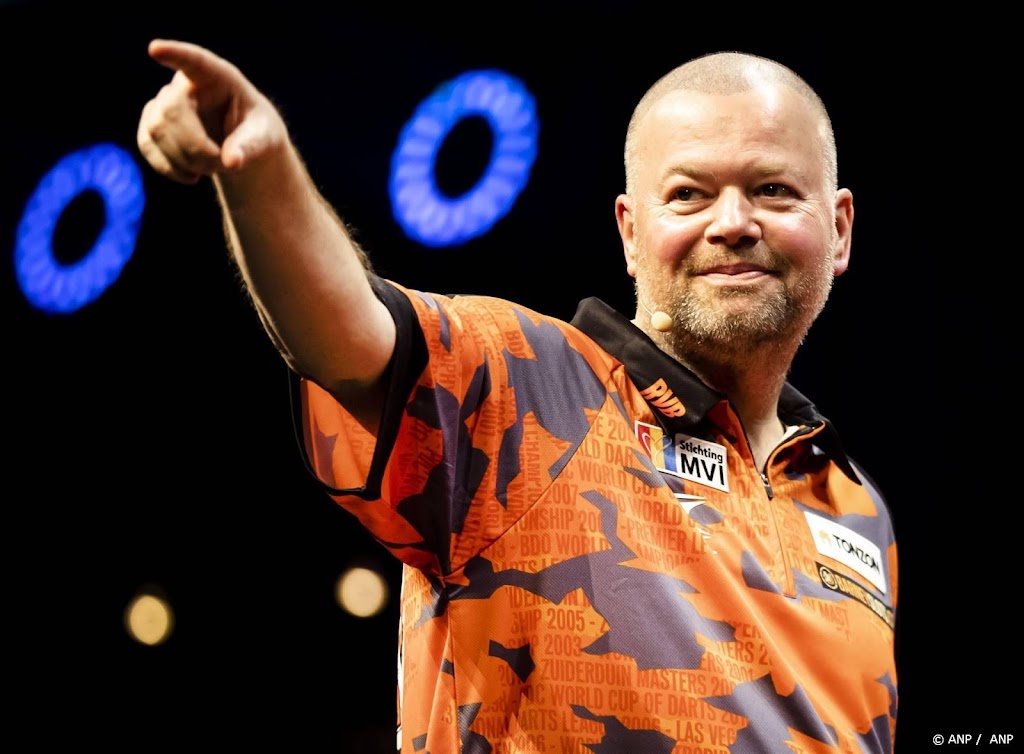 Van Barneveld ondanks moeizaam najaar strijdbaar voor WK darts