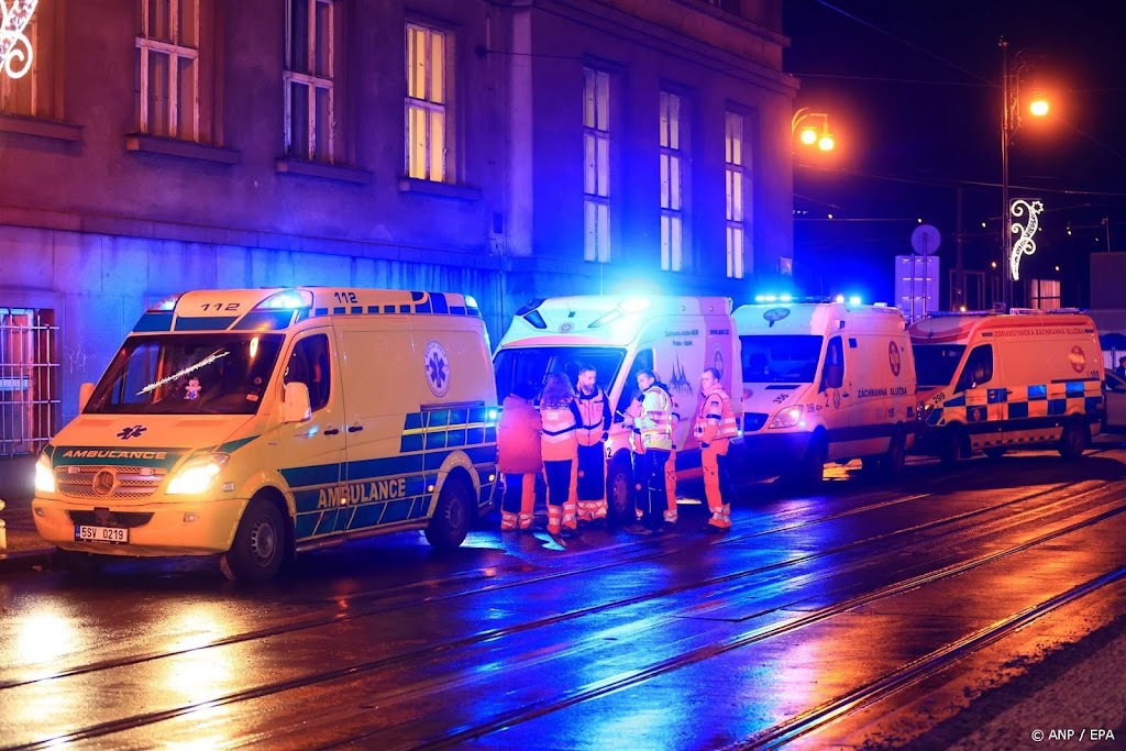 Meer dan vijftien doden door schietpartij Praag