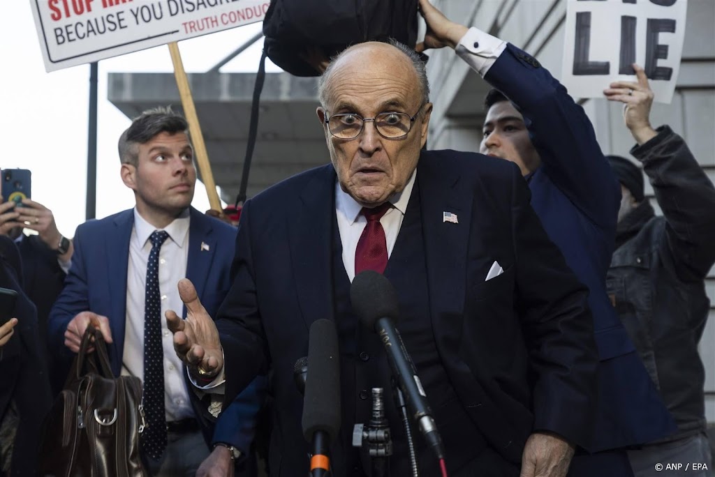 Giuliani vraagt faillissement aan na boete verkiezingsfraudezaak 