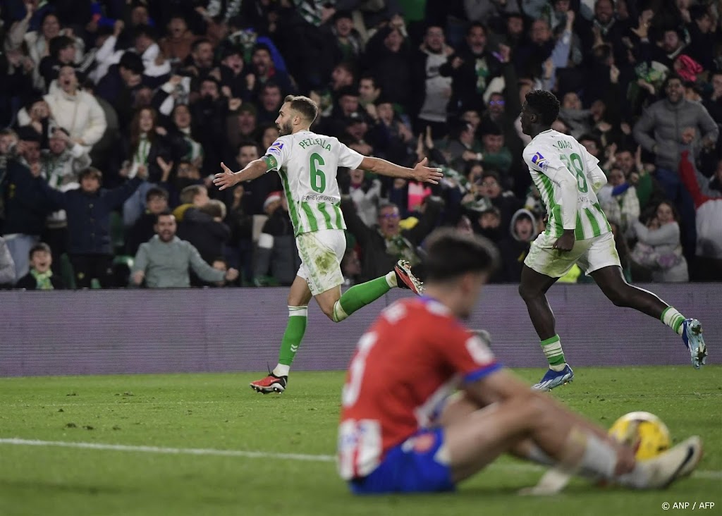 Girona laat winst op Real Betis in slotfase glippen
