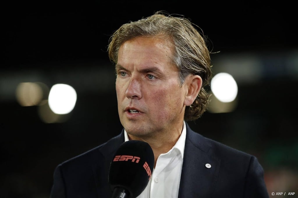 Almere City worstelt zich met 10 man langs amateurs Katwijk: 1-2