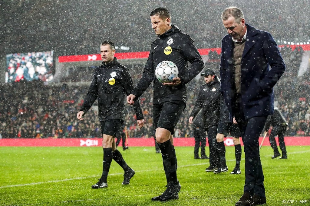 Scheidsrechter Manschot: spelen was levensgevaarlijk