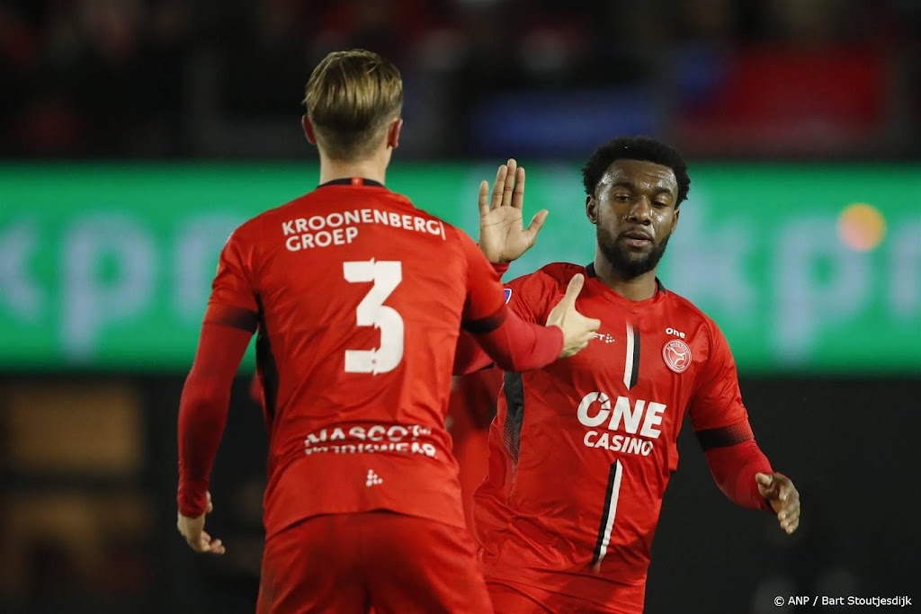 Almere City FC wint drie dagen na ontslag Maduro van Heerenveen