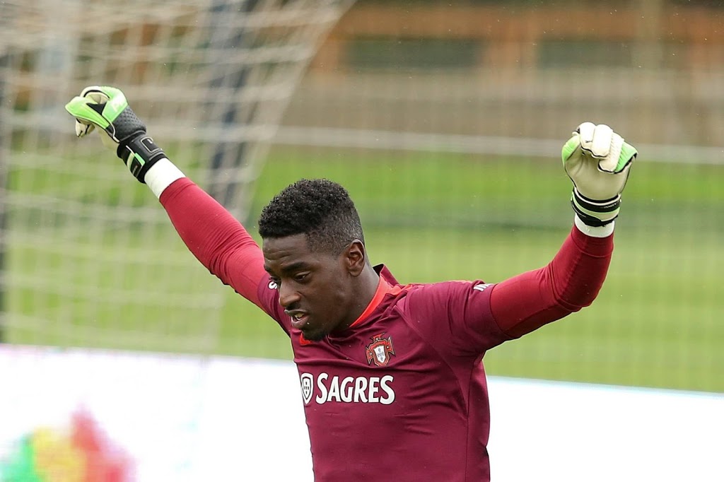 Ajax met Varela in doel tegen Spakenburg