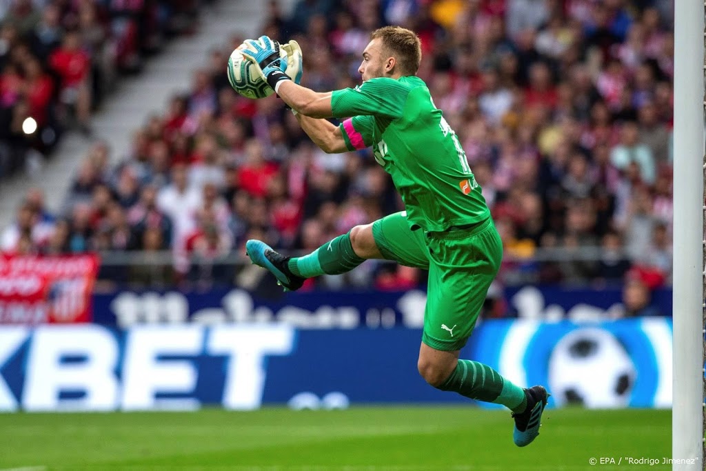 Doelman Cillessen haakt bij Valencia af in warming-up