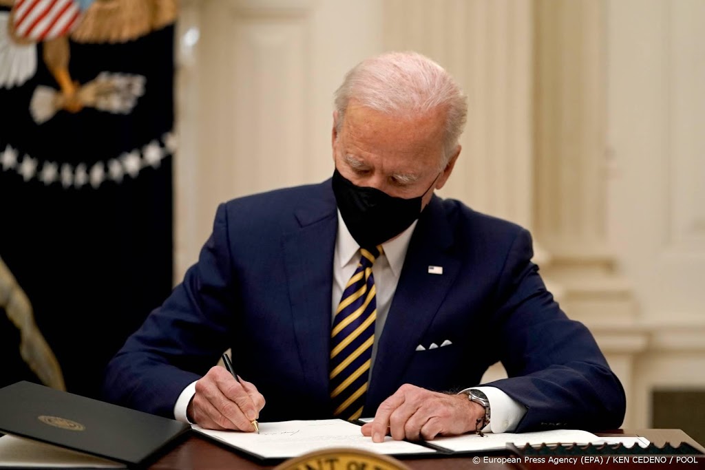 Biden ondertekent 'voedseldecreet' en wil actie voor steunpakket