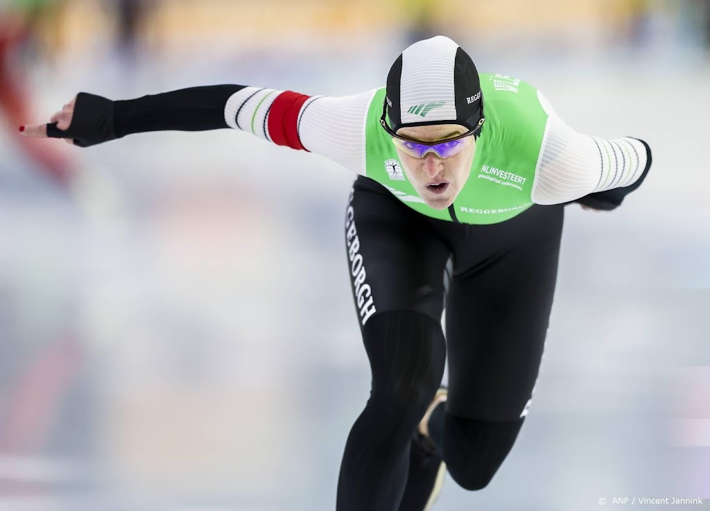 Schaatsster Wüst pakt met zege op 1000 meter leiding op NK sprint