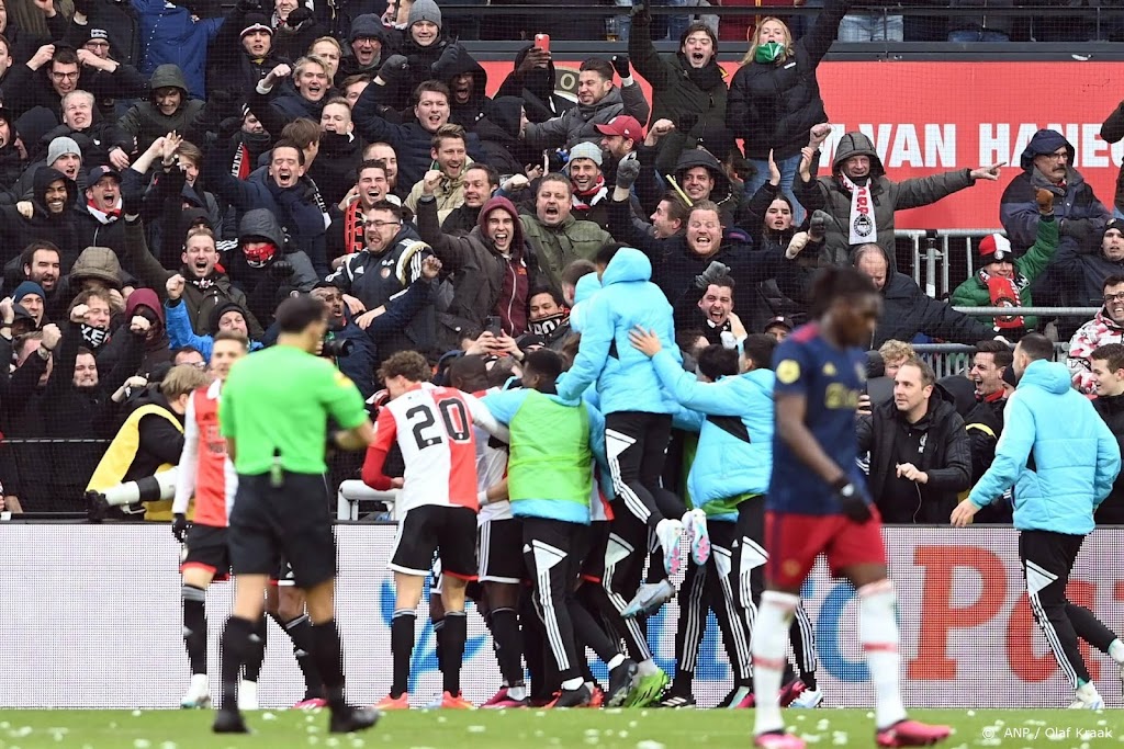 Politie: geen ongeregeldheden tijdens en na Feyenoord - Ajax
