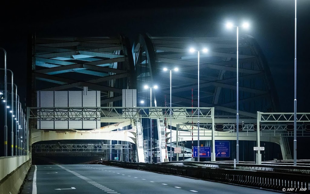 Aanbesteding renovatie Van Brienenoordbrug opnieuw om hoge kosten
