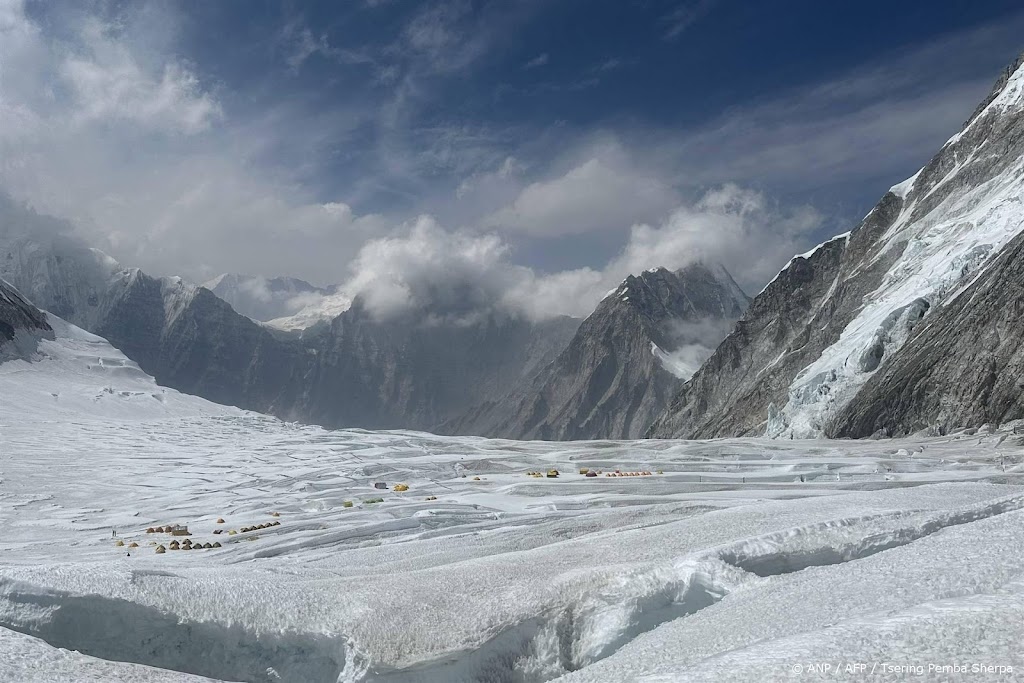 Beklimming Mount Everest wordt stuk duurder