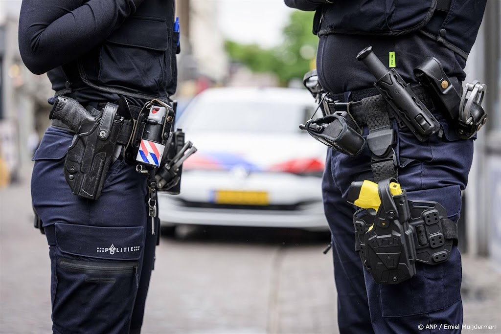 Amsterdamse agenten ontslagen om teksten in WhatsAppgroepen