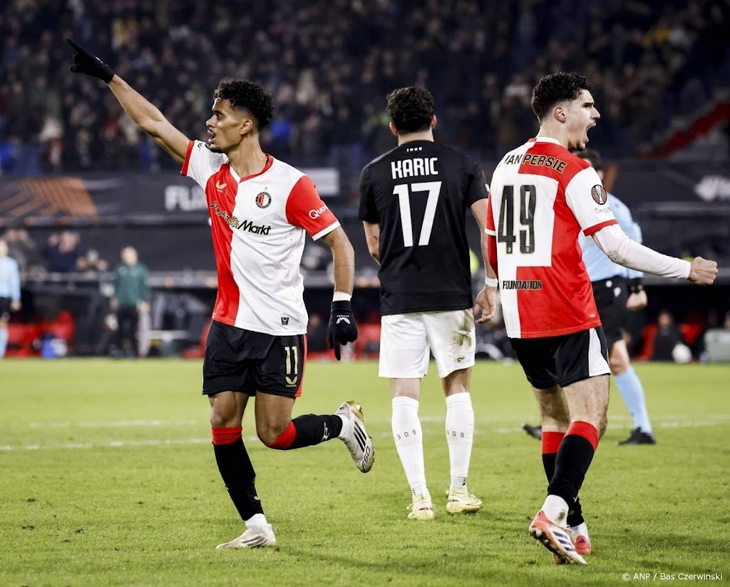 Feyenoord klopt Sturm Graz en houdt kleine kans op tussenronde 