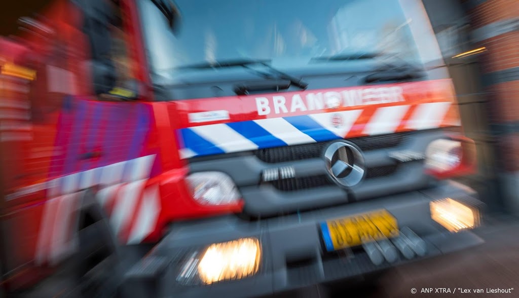 Brand in bouwmaterialenhandel in Zwaag onder controle